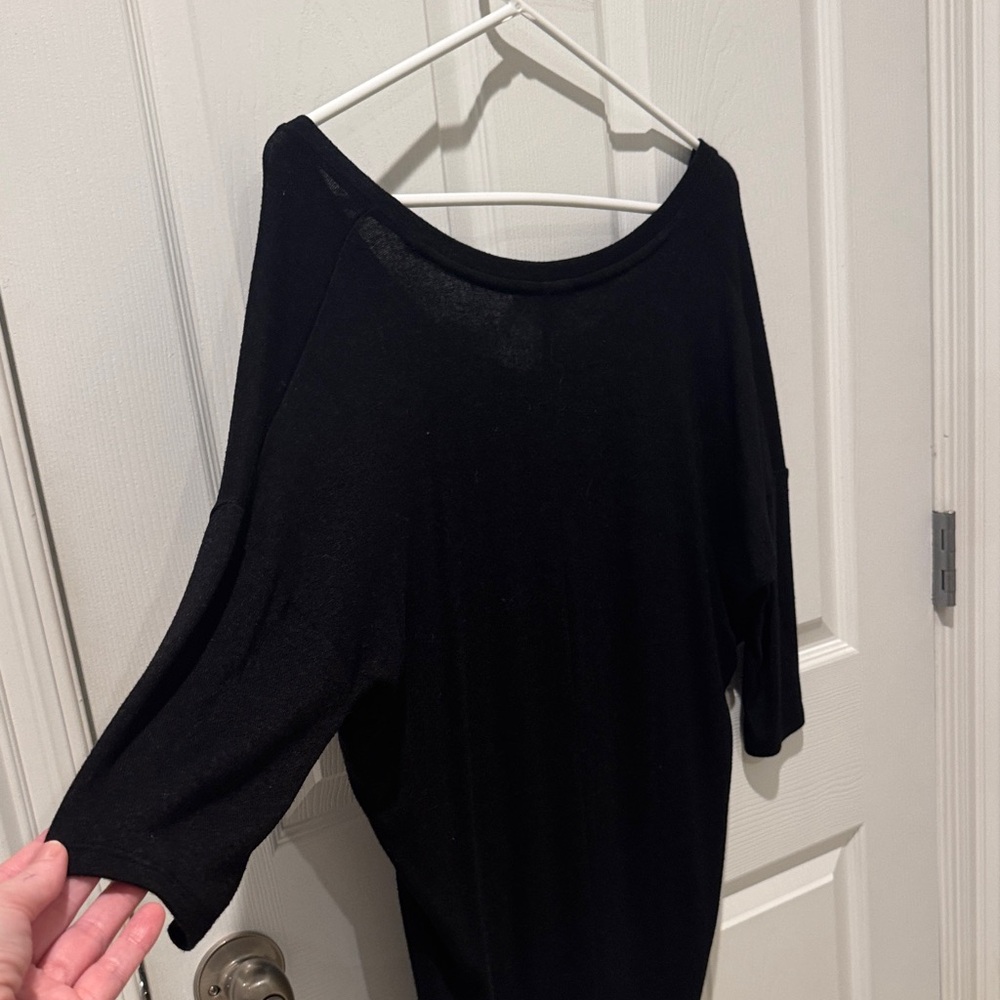 Express Charcoal V-Neck Top - Picture 7 of 12